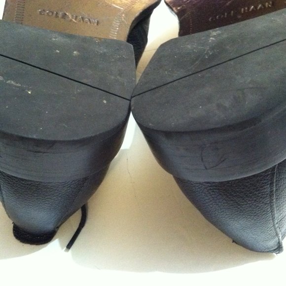 COLE HAAN MENS PRE-OWNED BLACK LEATHER DRESS SHOES SIZE: 9.5M